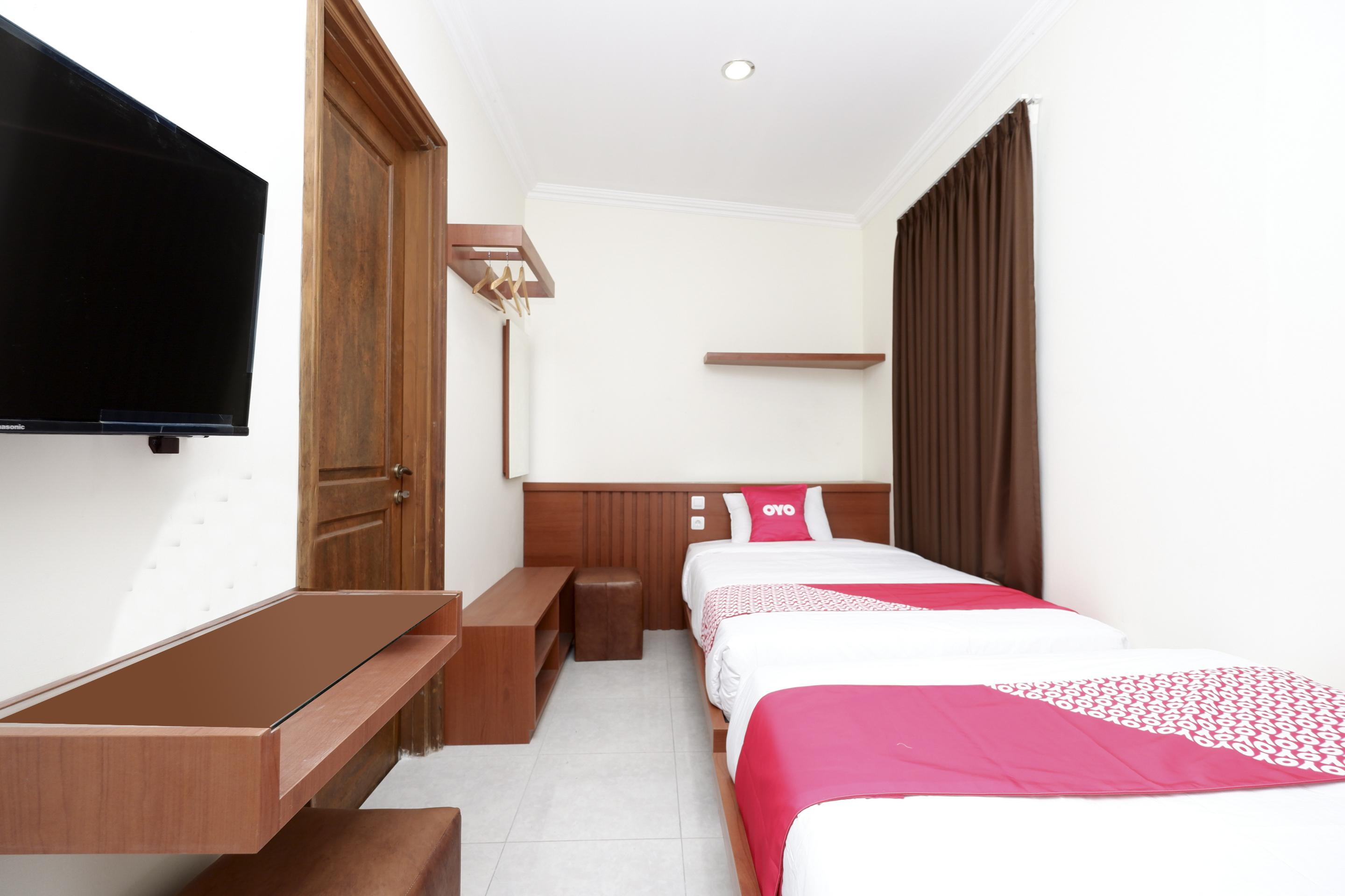 Oyo 2327 Pagsis Village Klaten Ngoại thất bức ảnh