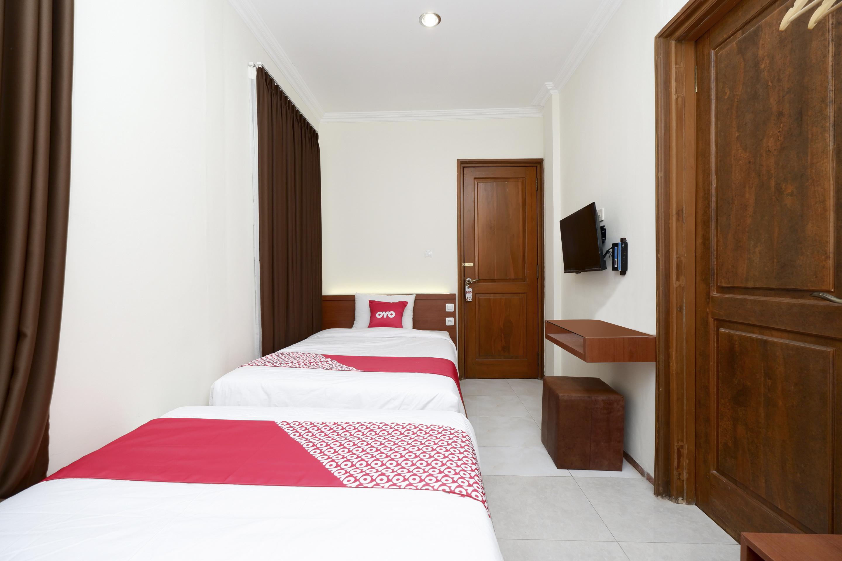 Oyo 2327 Pagsis Village Klaten Ngoại thất bức ảnh