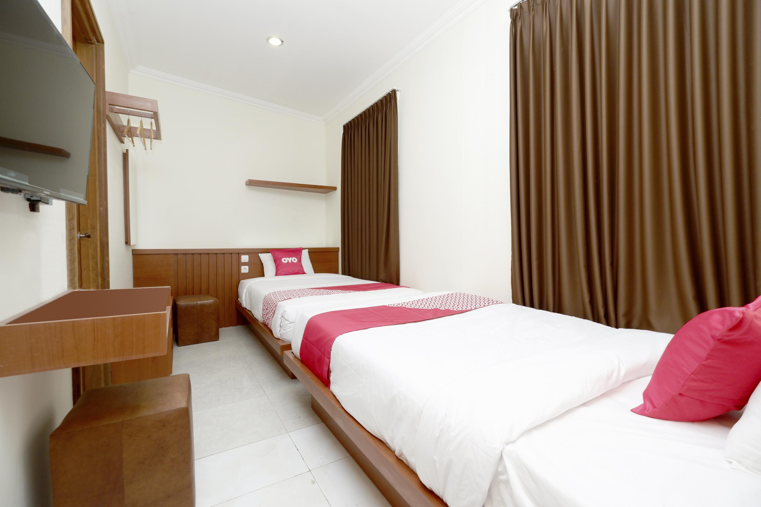 Oyo 2327 Pagsis Village Klaten Ngoại thất bức ảnh
