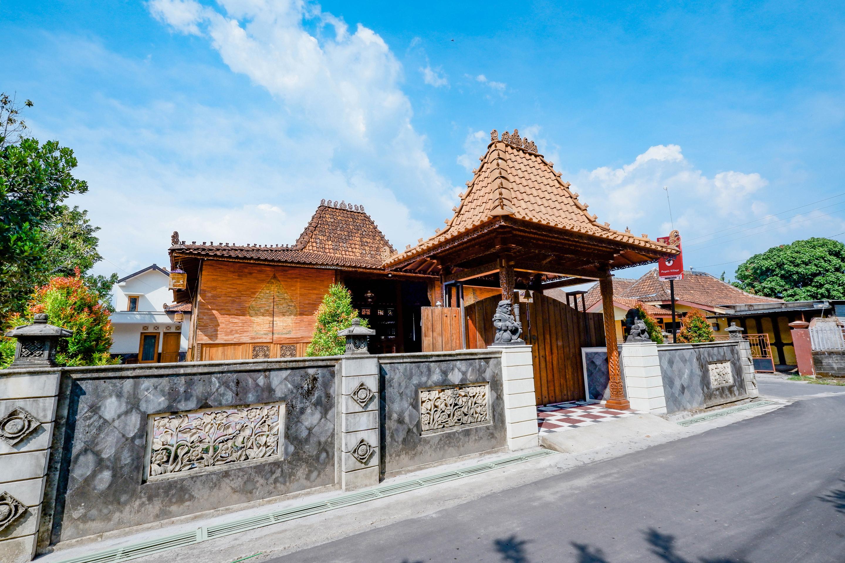 Oyo 2327 Pagsis Village Klaten Ngoại thất bức ảnh