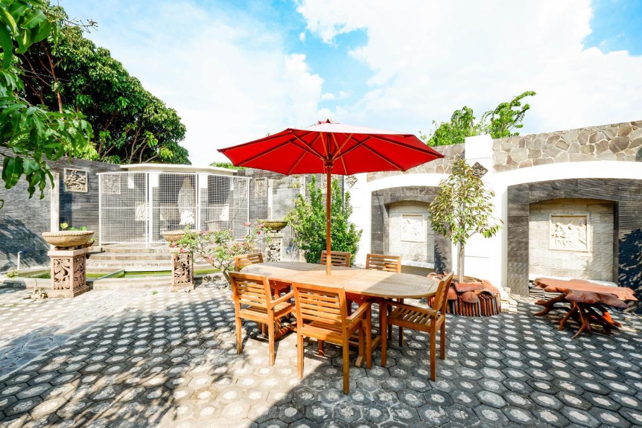 Oyo 2327 Pagsis Village Klaten Ngoại thất bức ảnh